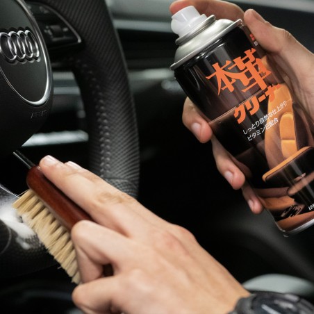 Soft99 Leather Seat Cleaner Pianka do skóry 300ml